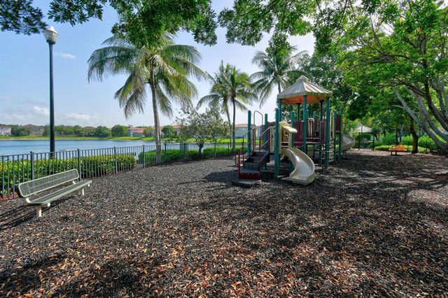 700 Cresta Circle, West Palm Beach, FL 33413