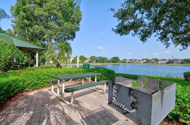 700 Cresta Circle, West Palm Beach, FL 33413