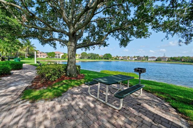 700 Cresta Circle, West Palm Beach, FL 33413