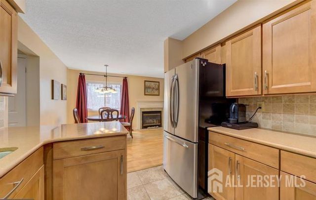 17 Ashford Drive, Plainsboro, NJ 08536