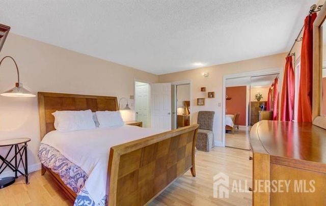 17 Ashford Drive, Plainsboro, NJ 08536