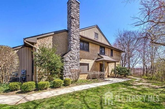 17 Ashford Drive, Plainsboro, NJ 08536