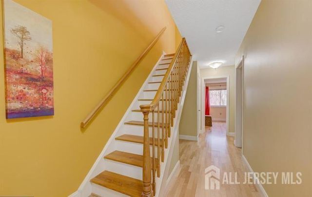 17 Ashford Drive, Plainsboro, NJ 08536
