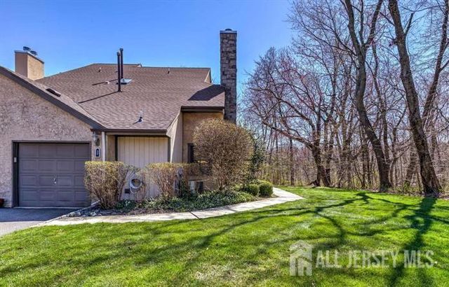 17 Ashford Drive, Plainsboro, NJ 08536