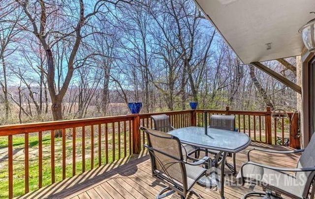 17 Ashford Drive, Plainsboro, NJ 08536