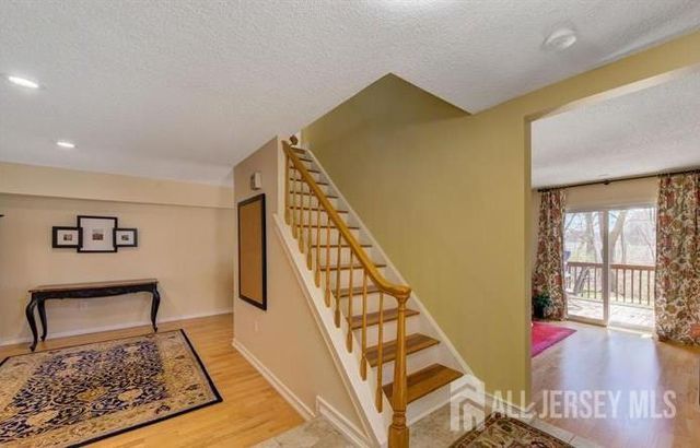 17 Ashford Drive, Plainsboro, NJ 08536