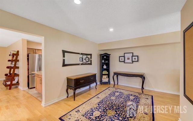 17 Ashford Drive, Plainsboro, NJ 08536