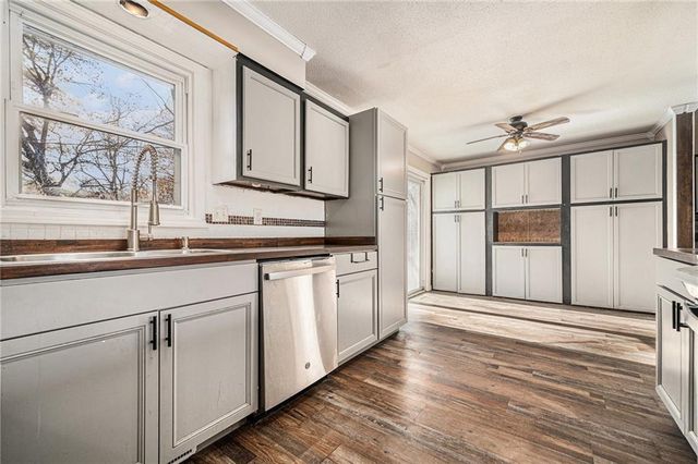 111 Pawnee Street, Hiawatha, KS 66434