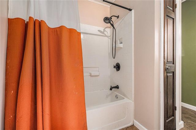 111 Pawnee Street, Hiawatha, KS 66434