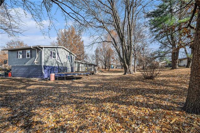 111 Pawnee Street, Hiawatha, KS 66434