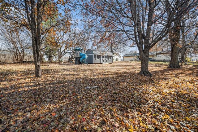 111 Pawnee Street, Hiawatha, KS 66434