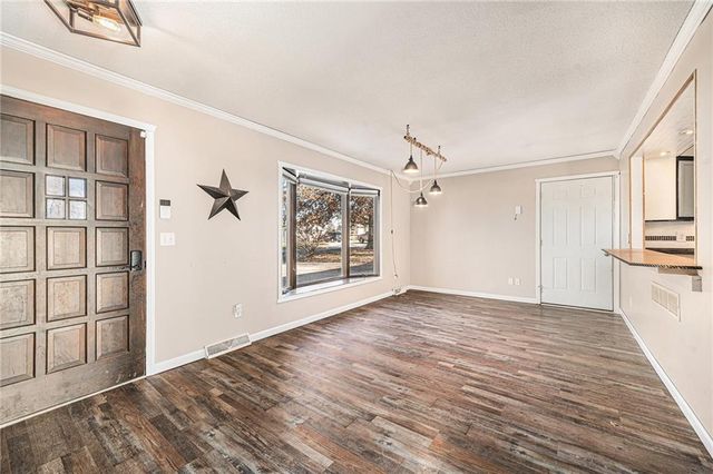 111 Pawnee Street, Hiawatha, KS 66434