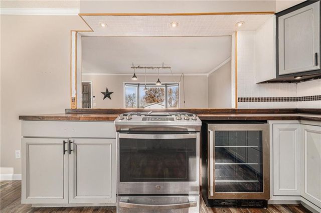 111 Pawnee Street, Hiawatha, KS 66434