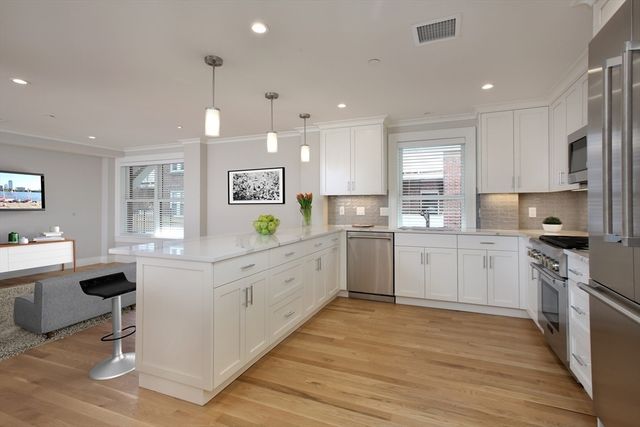 36 Longwood Ave 2, Brookline, MA 02446