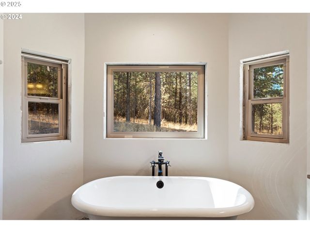 73210 KINGSBURY Ln, Elgin, OR 97827