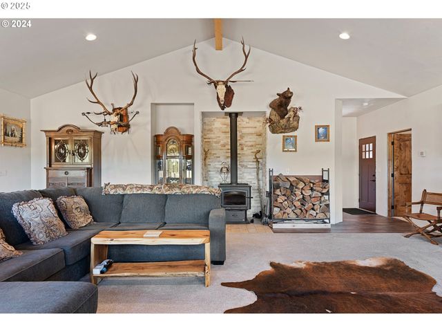 73210 KINGSBURY Ln, Elgin, OR 97827