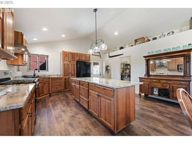 73210 KINGSBURY Ln, Elgin, OR 97827