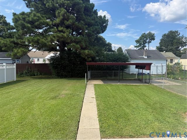 2713 Pickett St, Hopewell, VA 23860