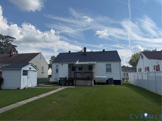 2713 Pickett St, Hopewell, VA 23860