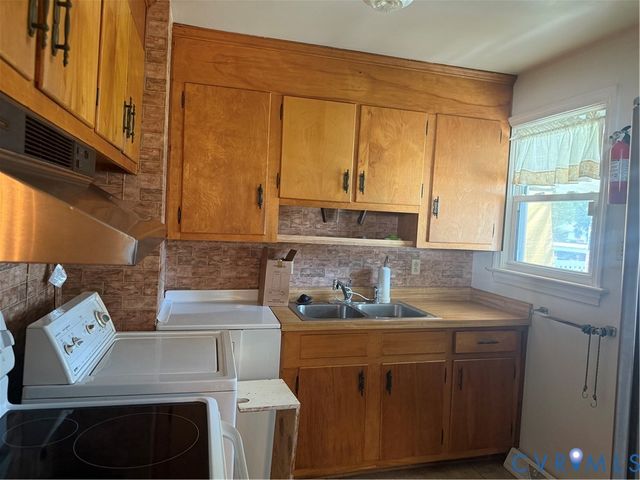 2713 Pickett St, Hopewell, VA 23860