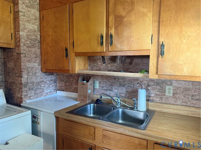 2713 Pickett St, Hopewell, VA 23860