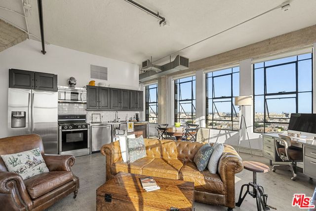 315 E 8th Street 1004, Los Angeles, CA 90014