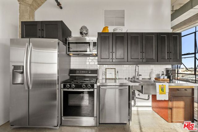 315 E 8th Street 1004, Los Angeles, CA 90014