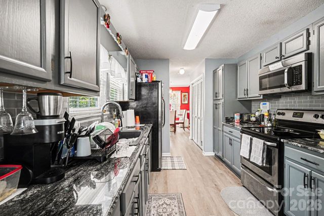 5813 Amity Springs Drive, Charlotte, NC 28212