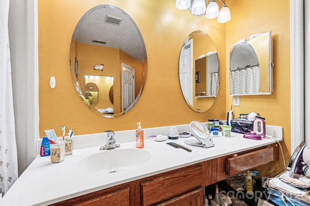5813 Amity Springs Drive, Charlotte, NC 28212