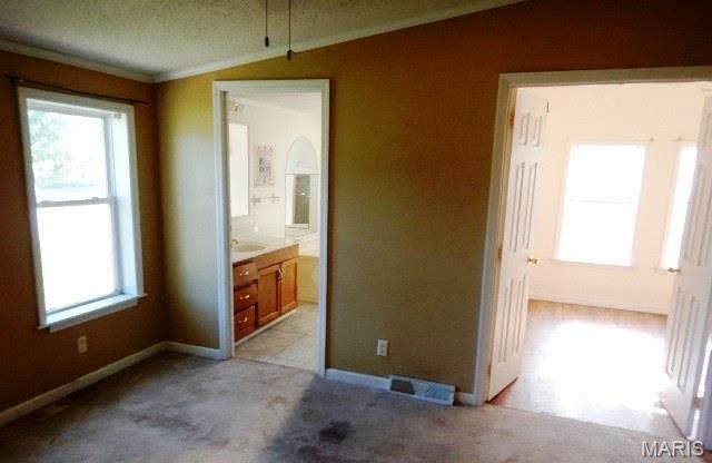 94 Pinewood Drive, Winfield, MO 63389