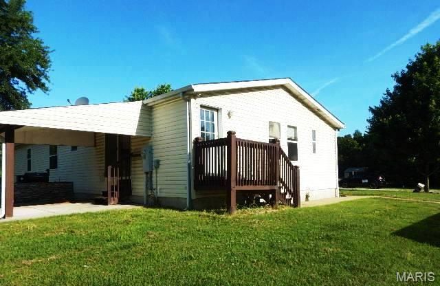 94 Pinewood Drive, Winfield, MO 63389