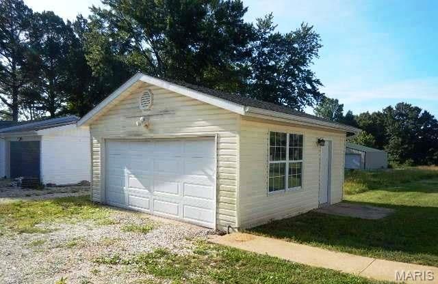 94 Pinewood Drive, Winfield, MO 63389