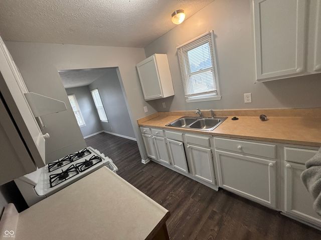 525 N Belmont Avenue, Indianapolis, IN 46222