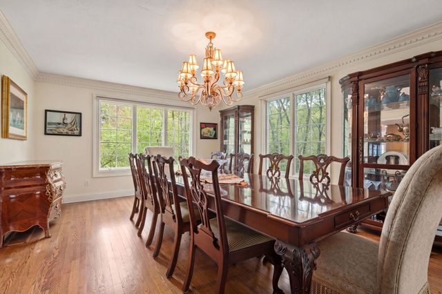 71 Sears Rd, Southborough, MA 01772