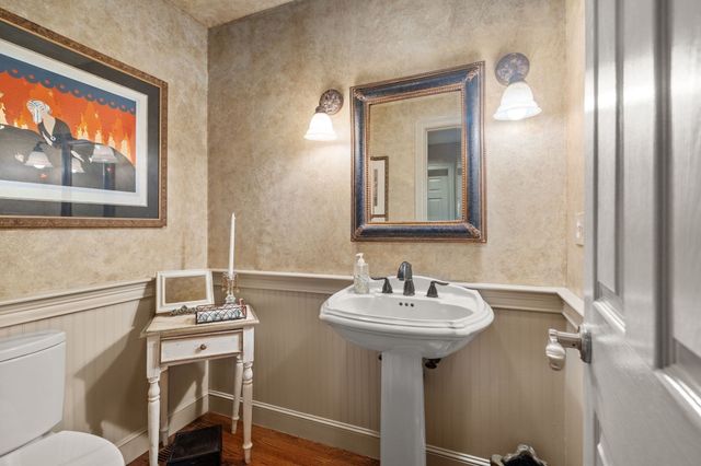 71 Sears Rd, Southborough, MA 01772