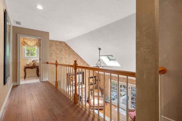 71 Sears Rd, Southborough, MA 01772