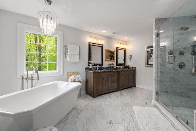 71 Sears Rd, Southborough, MA 01772
