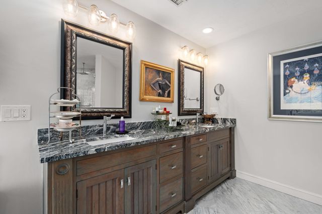 71 Sears Rd, Southborough, MA 01772