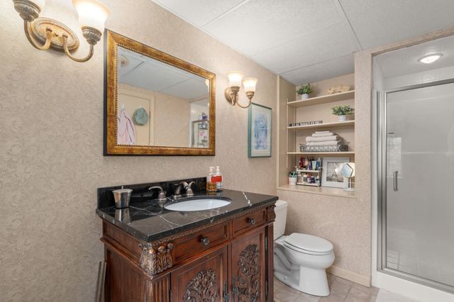 71 Sears Rd, Southborough, MA 01772
