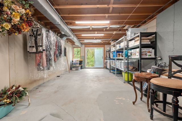 71 Sears Rd, Southborough, MA 01772