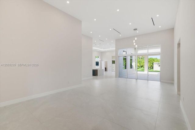 2880 SW 113 Avenue, Miami, FL 33165