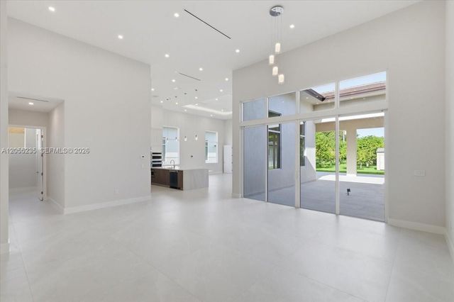 2880 SW 113 Avenue, Miami, FL 33165