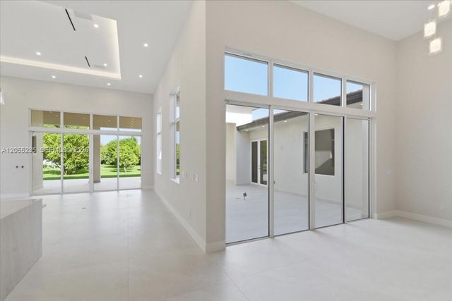 2880 SW 113 Avenue, Miami, FL 33165