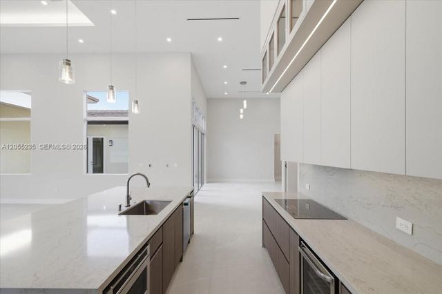 2880 SW 113 Avenue, Miami, FL 33165