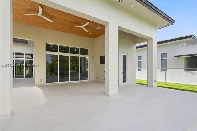 2880 SW 113 Avenue, Miami, FL 33165
