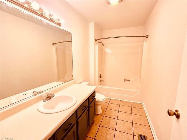 2101 Aspen Way, Winston-salem, NC 27106
