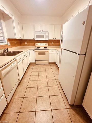 2101 Aspen Way, Winston-salem, NC 27106