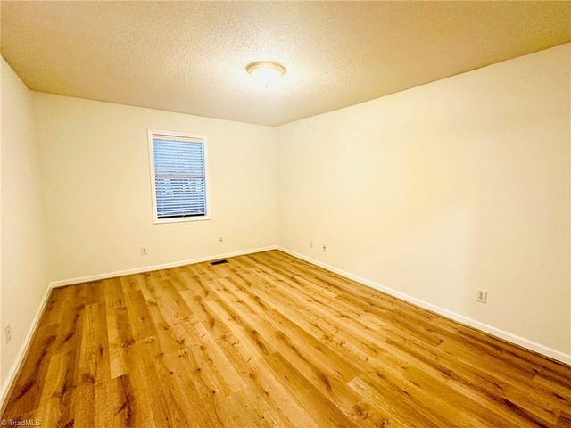 2101 Aspen Way, Winston-salem, NC 27106
