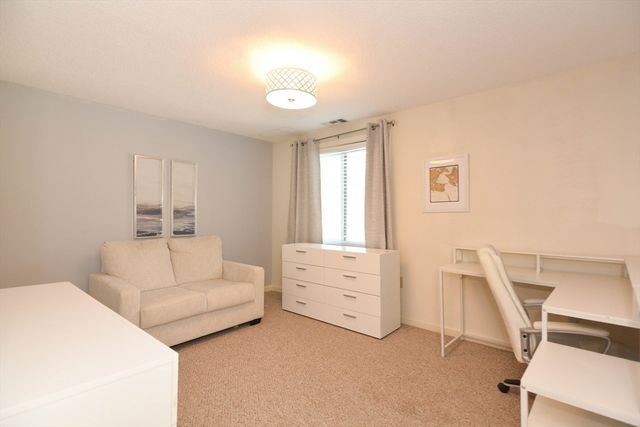 14 Bourbon St. 31, Peabody, MA 01960