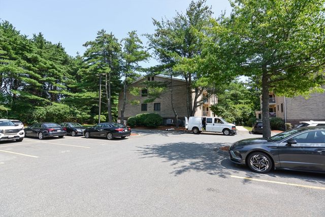 14 Bourbon St. 31, Peabody, MA 01960